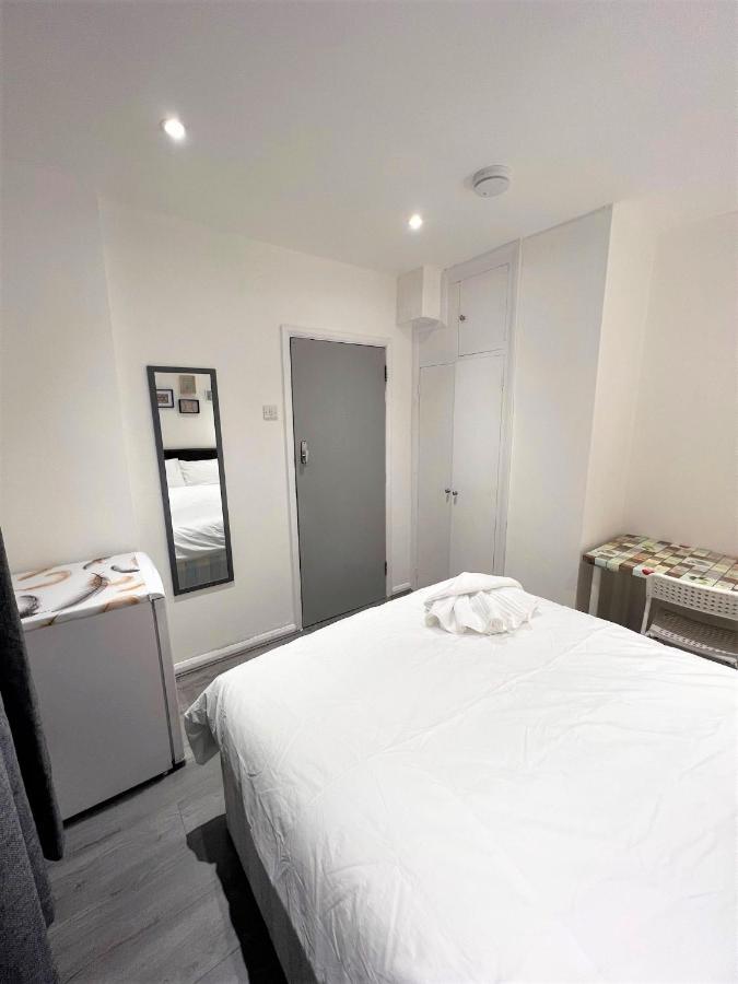 Stepney Green Beds To Stay 24 London Eksteriør billede