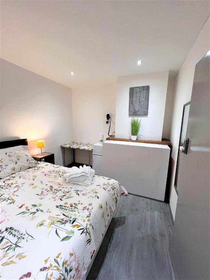 Stepney Green Beds To Stay 24 London Eksteriør billede