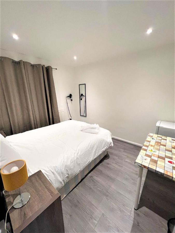 Stepney Green Beds To Stay 24 London Eksteriør billede