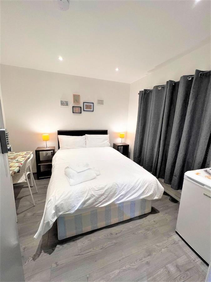 Stepney Green Beds To Stay 24 London Eksteriør billede