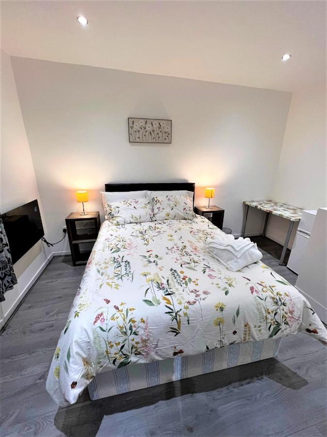 Stepney Green Beds To Stay 24 London Eksteriør billede