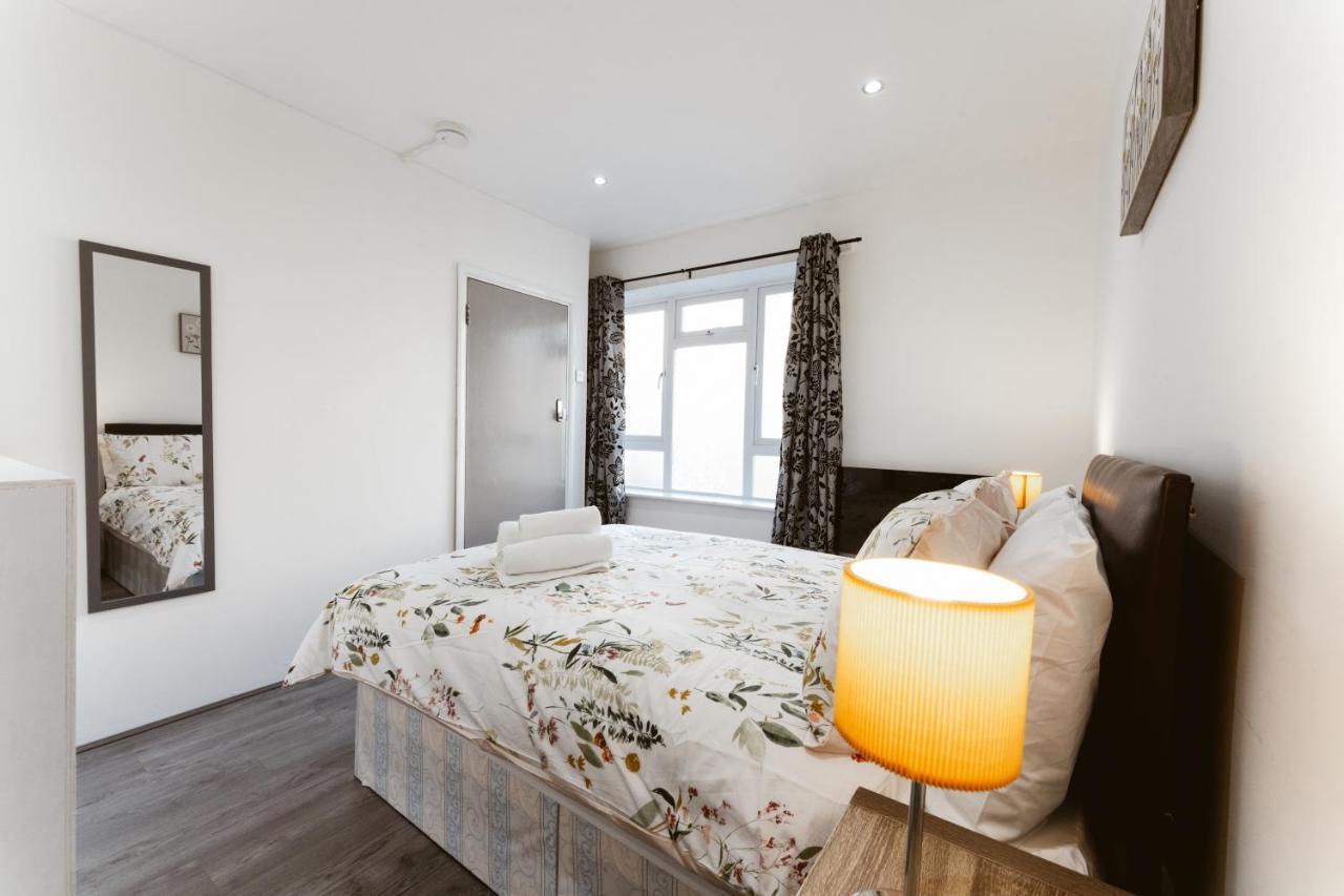 Stepney Green Beds To Stay 24 London Eksteriør billede