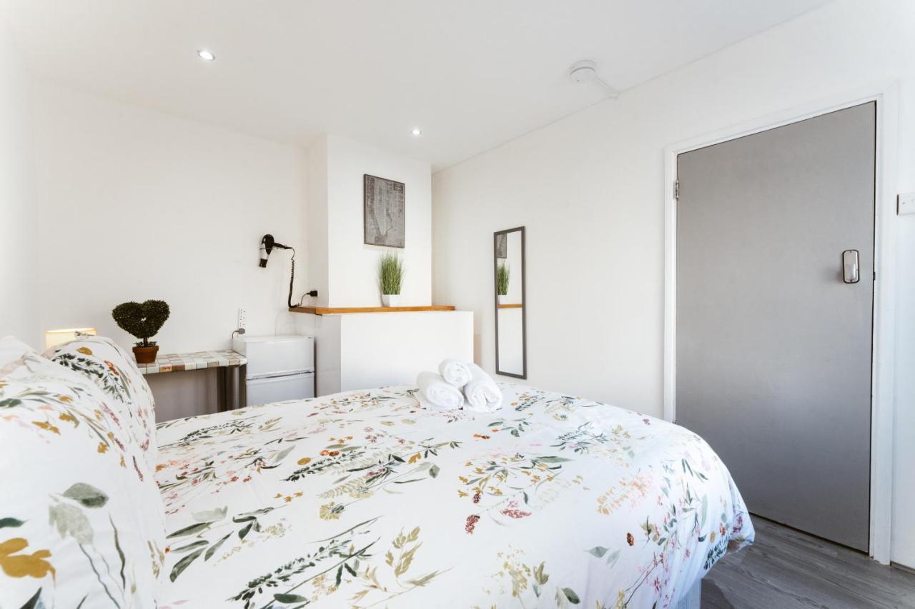 Stepney Green Beds To Stay 24 London Eksteriør billede